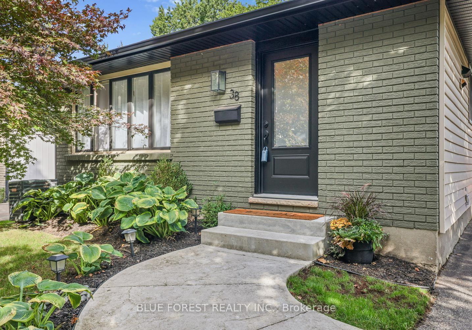 38-stroud-crescent-london-south-ontario-x13813850