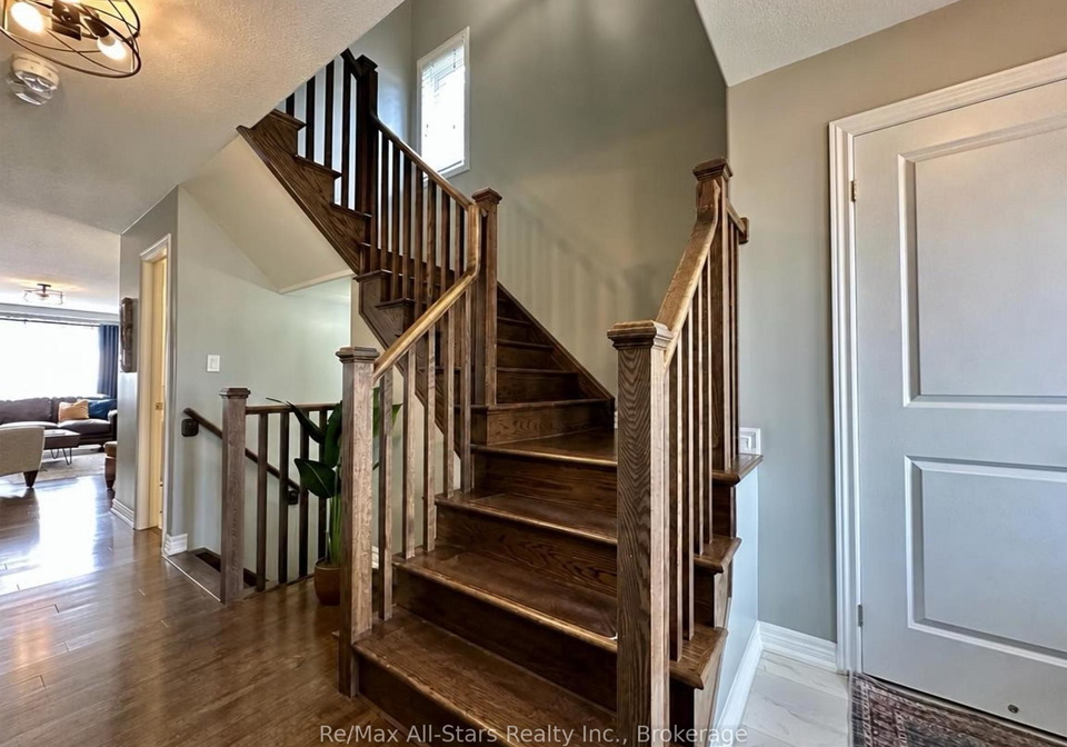 9-briarwood-avenue-kawartha-lakes-ontario-x13814558