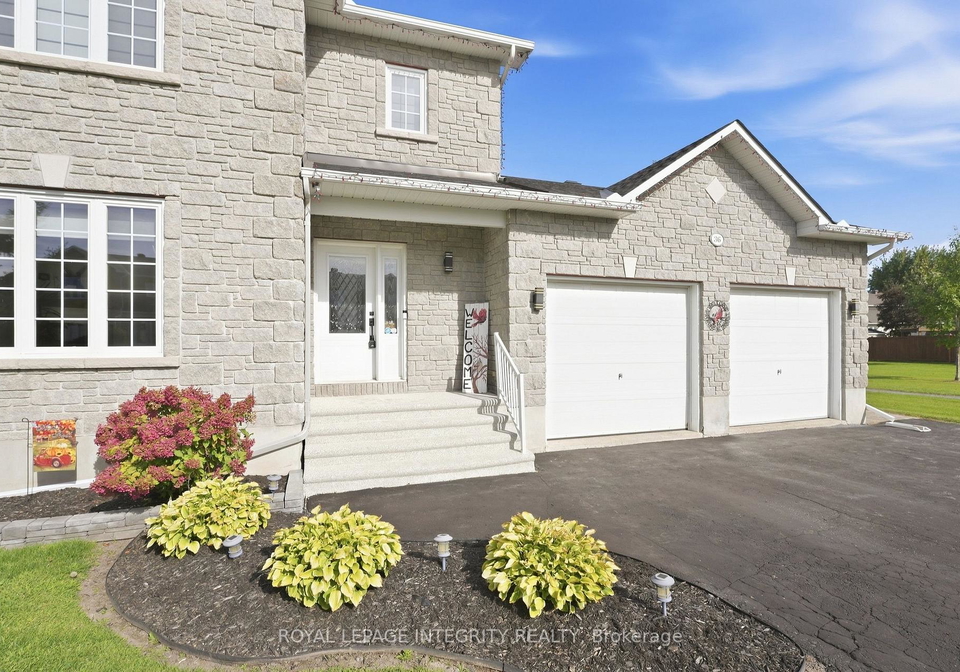 36-frontenac-boulevard-russell-ontario-x13814682