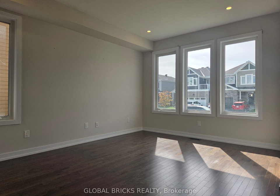 524-oldenburg-avenue-ottawa-ontario-x13814758