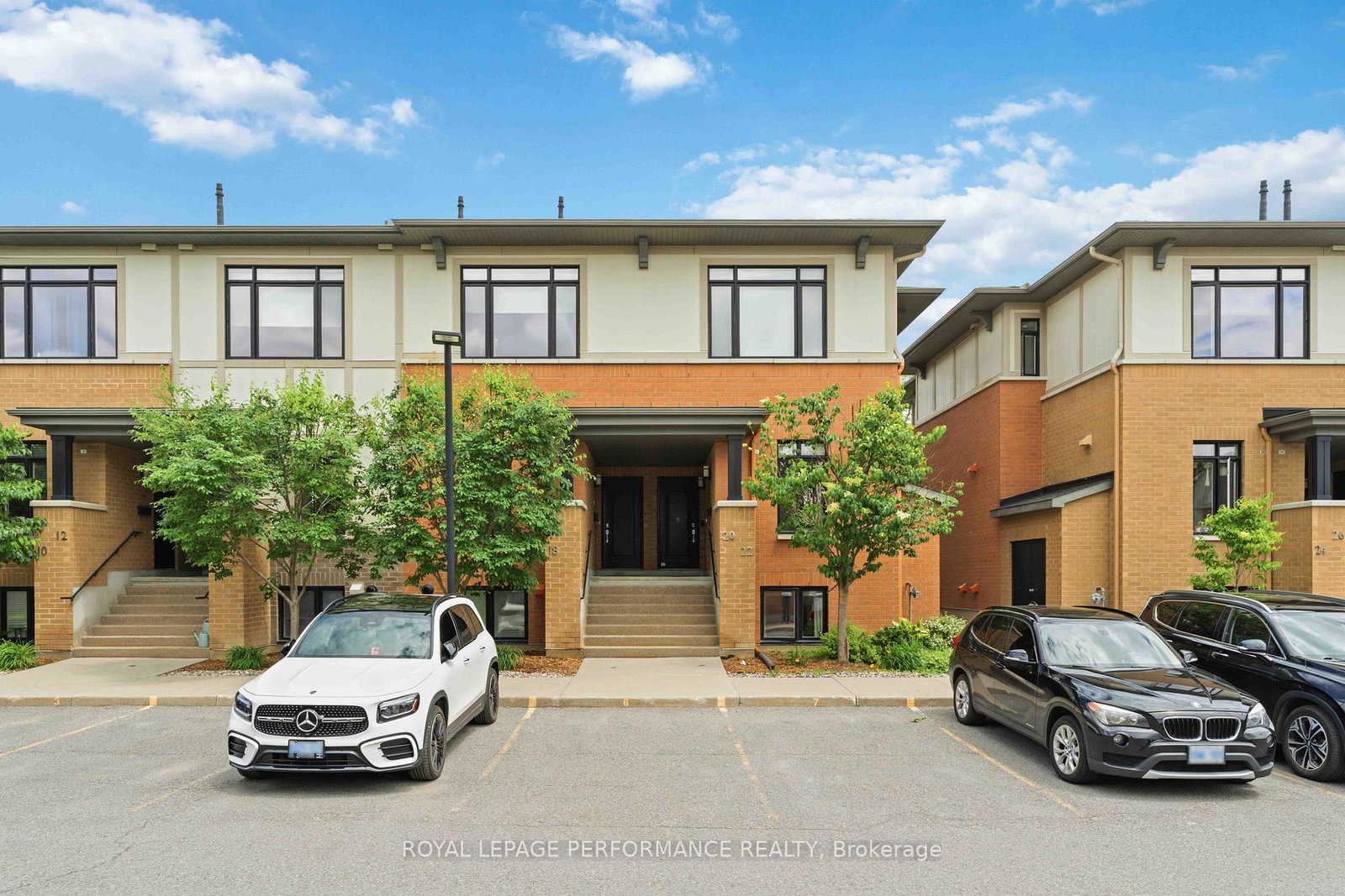 22-bergeron-private-ottawa-ontario-x13815544