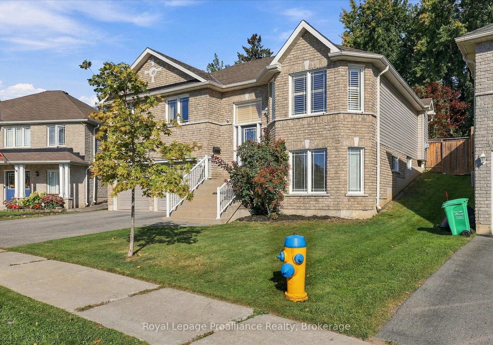 82-parcells-crescent-peterborough-ontario-x13815748