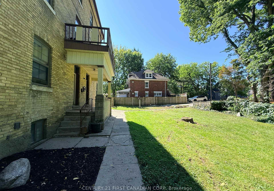 1-waverley-place-london-east-ontario-x13815762