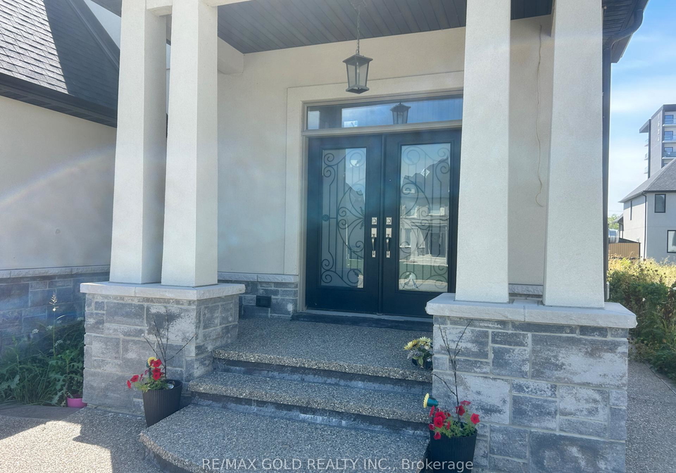 1643-virtue-lane-windsor-ontario-x13815834