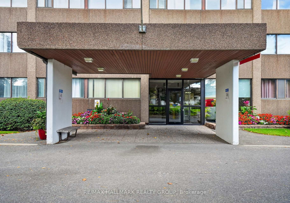 1285-cahill-drive-ottawa-ontario-x13815916