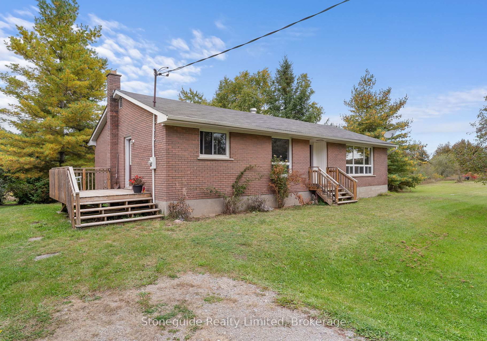100-moloney-line-selwyn-ontario-x13817360