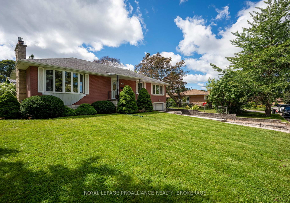 302-arrowhead-place-kingston-ontario-x13817520