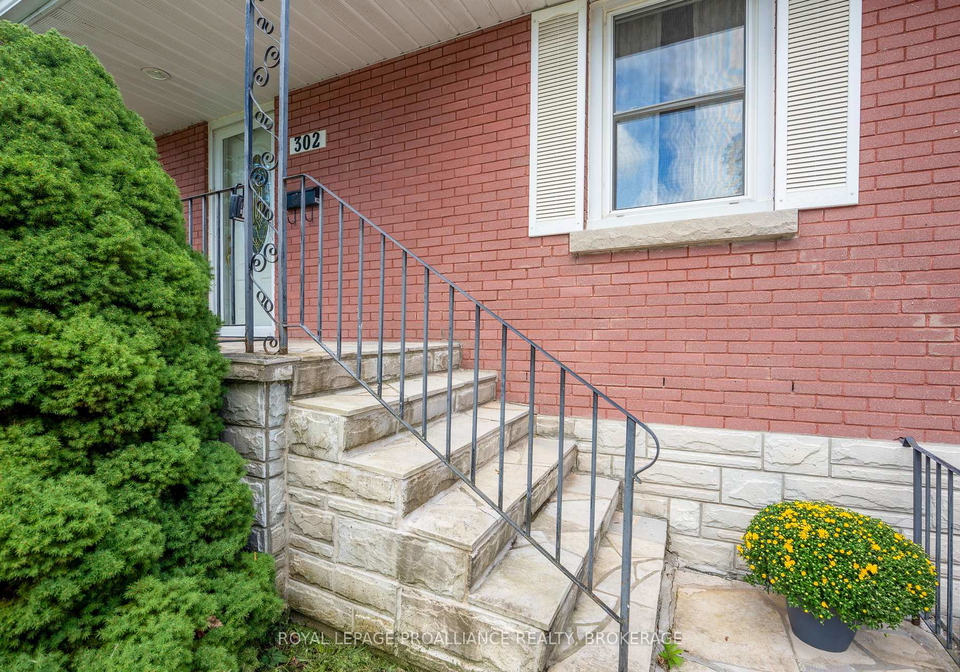 302-arrowhead-place-kingston-ontario-x13817520