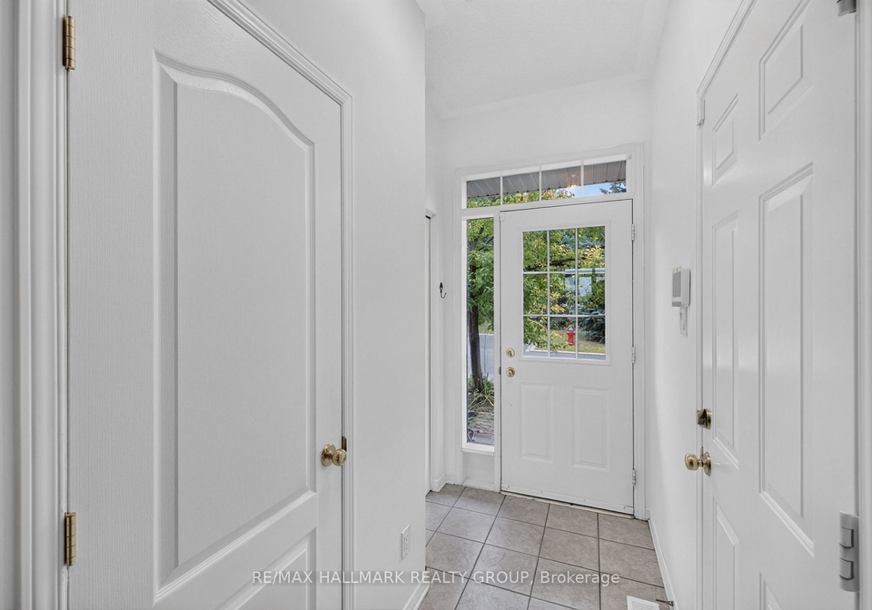 103-tall-oak-private-ottawa-ontario-x13817596