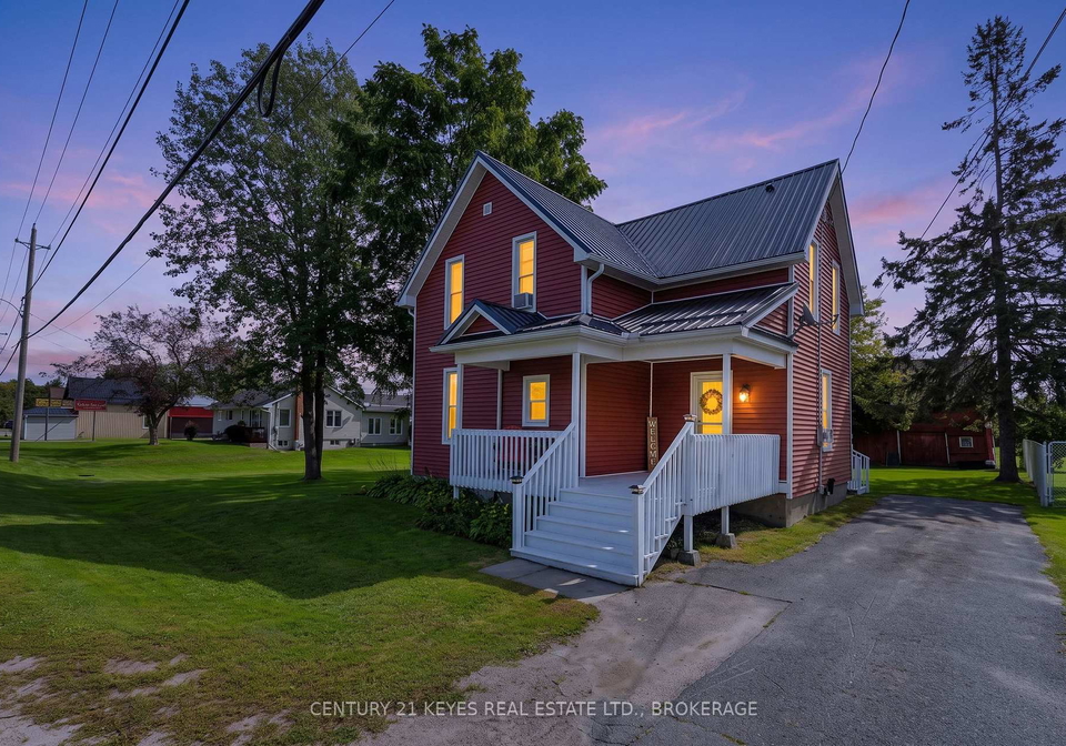 15-railway-street-lansdowne-village-ontario-x13818754