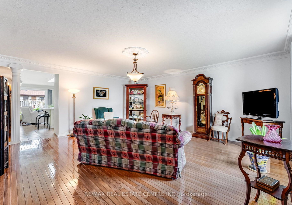 2-swallow-place-chatham-kent-ontario-x13818954