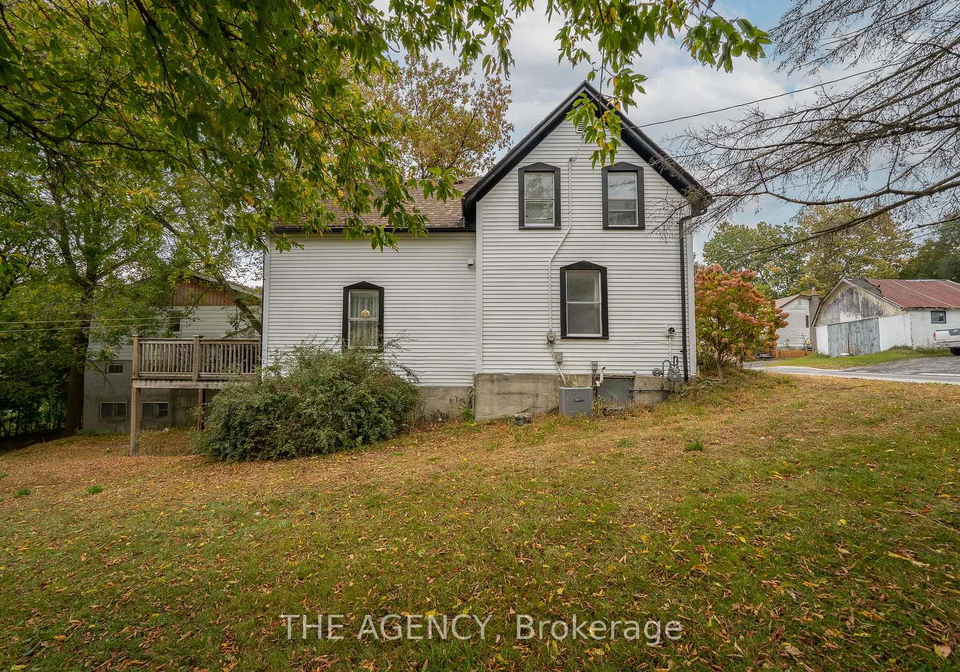16-elks-street-prince-edward-county-ontario-x13819210