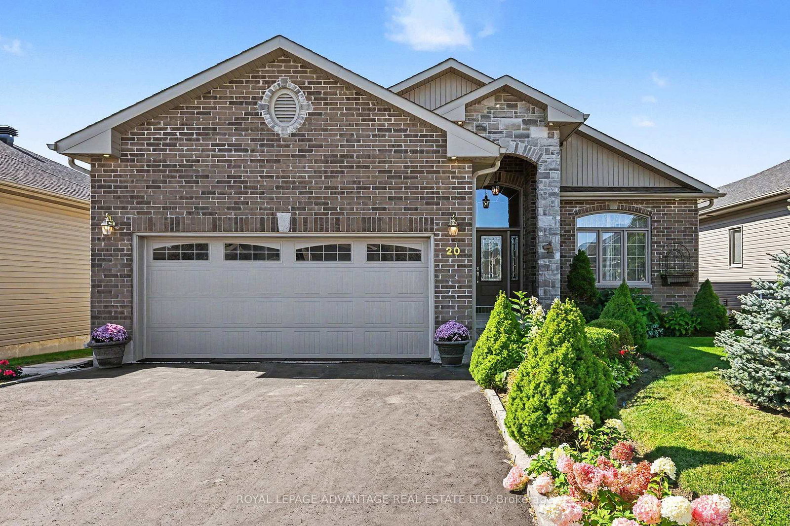 20-senators-gate-perth-ontario-x13819348