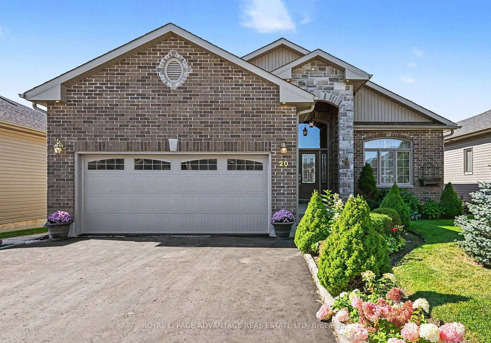 20-senators-gate-perth-ontario-x13819348