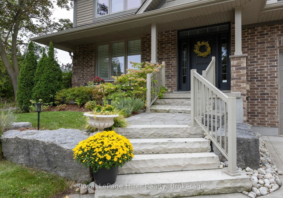 15-sweetbriar-drive-kitchener-ontario-x13819402