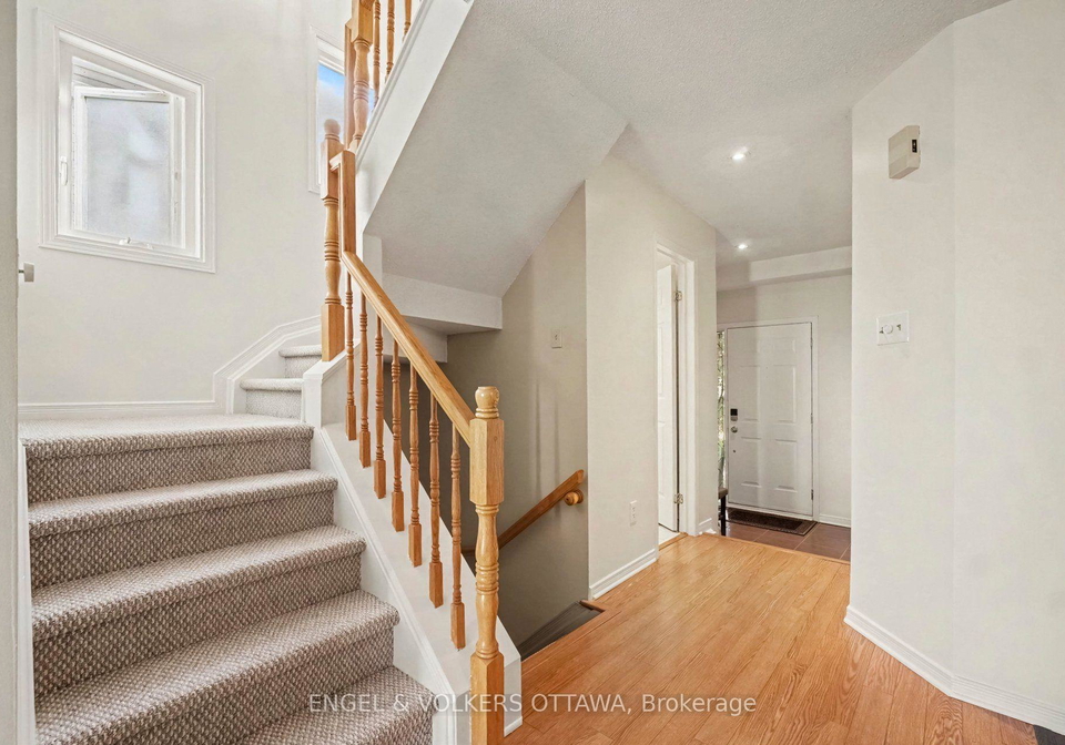 11-longshire-circle-ottawa-ontario-x13819496