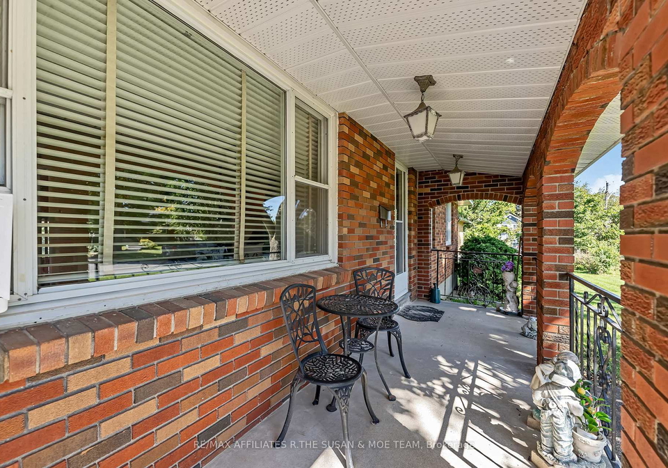 131-oakridge-boulevard-ottawa-ontario-x13819532