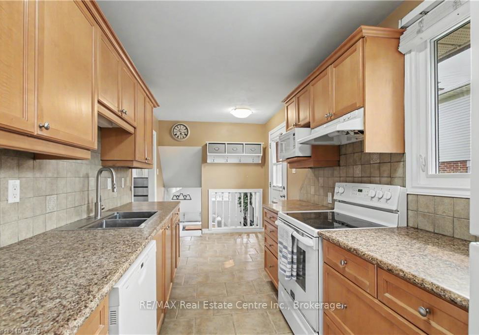 484b-red-fox-drive-waterloo-ontario-x13819892