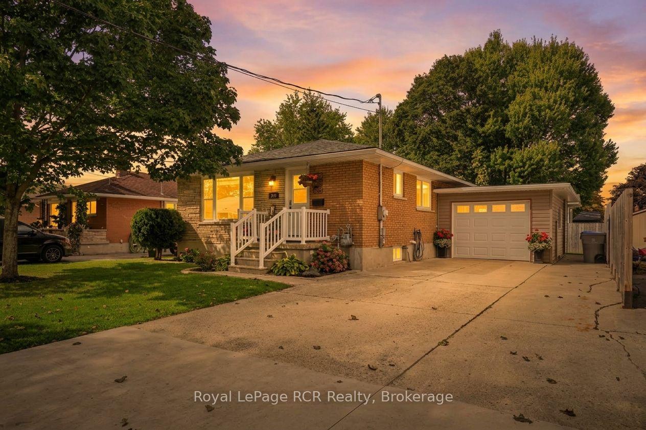275-elm-avenue-n-north-perth-ontario-x13820706