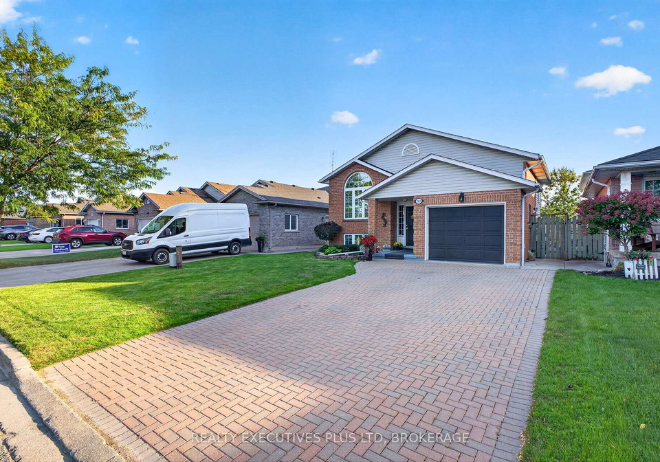 7802-sabine-drive-niagara-falls-ontario-x13821444