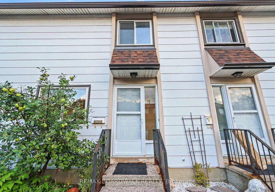 912-b-elmsmere-drive-ottawa-ontario-x13821470