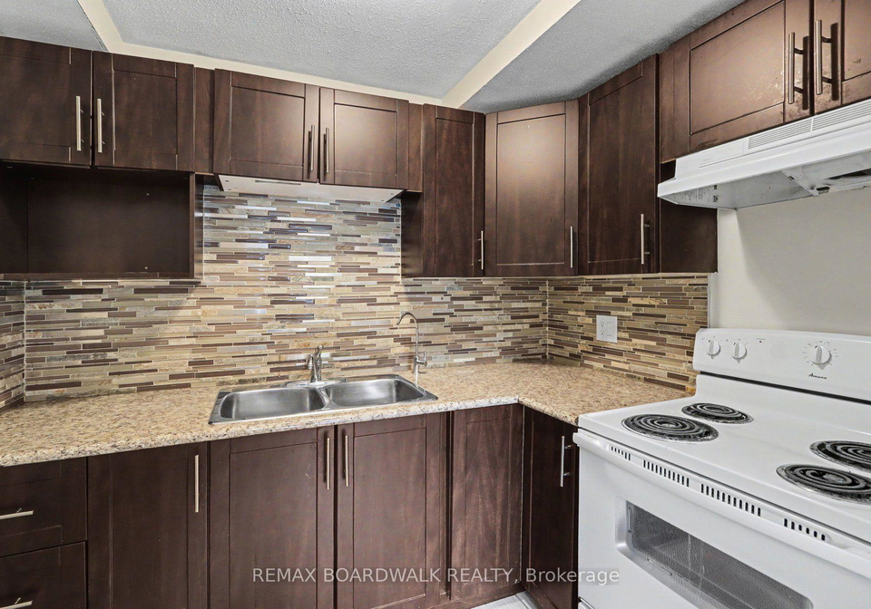 912-b-elmsmere-drive-ottawa-ontario-x13821470