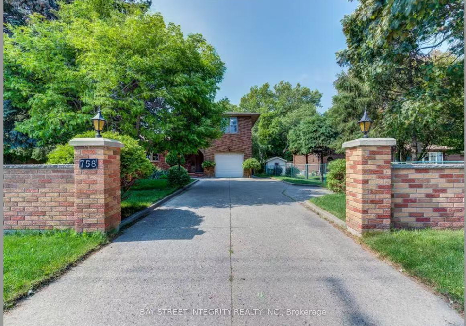 upper-758-bradley-avenue-london-south-ontario-x13822036