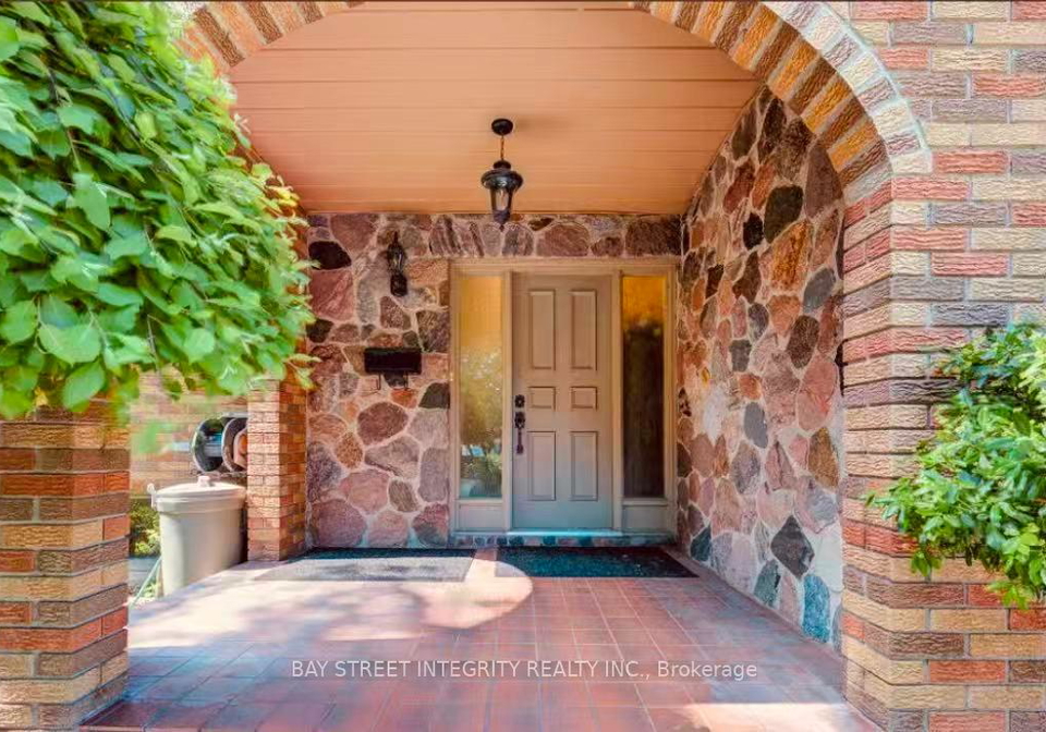 upper-758-bradley-avenue-london-south-ontario-x13822036