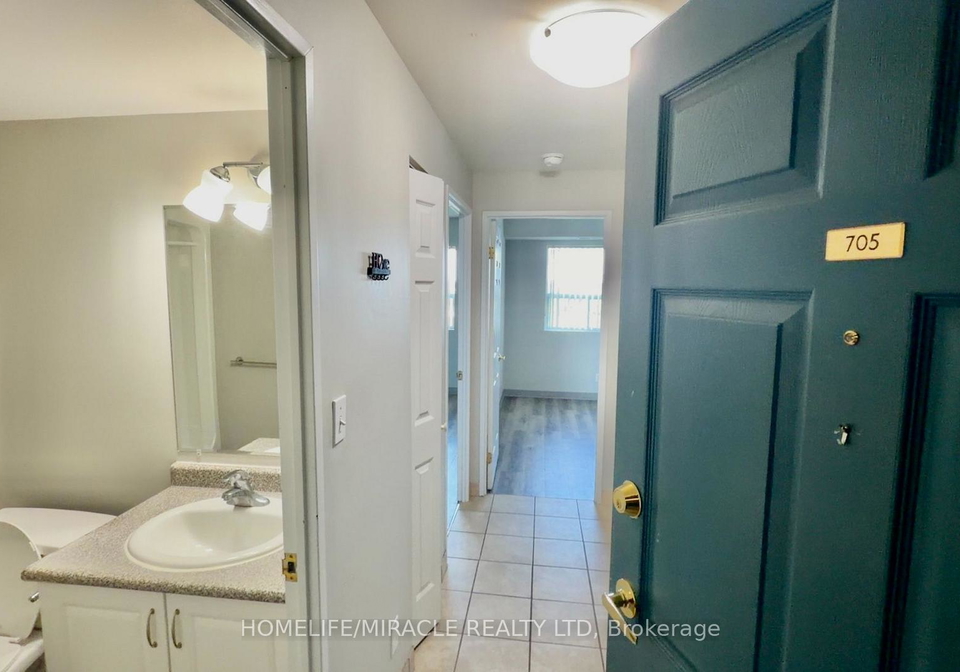 593-strasburg-road-kitchener-ontario-x13822046