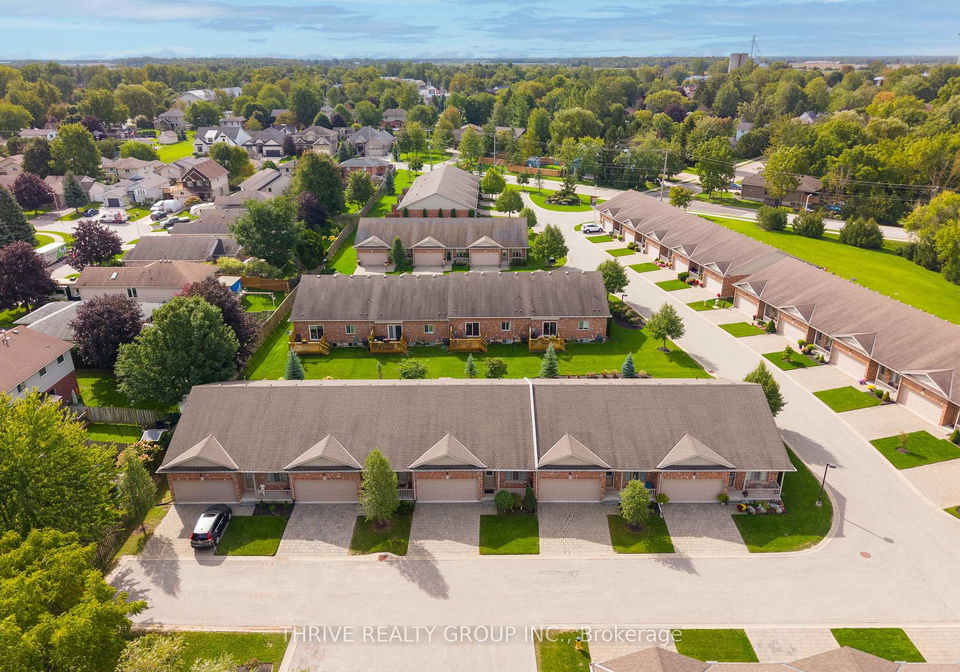 220-walnut-street-lucan-biddulph-ontario-x13822122