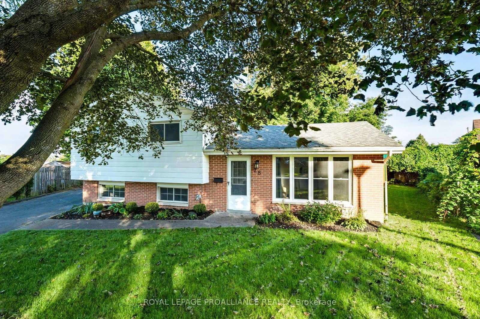 28-massey-place-brockville-ontario-x13822124