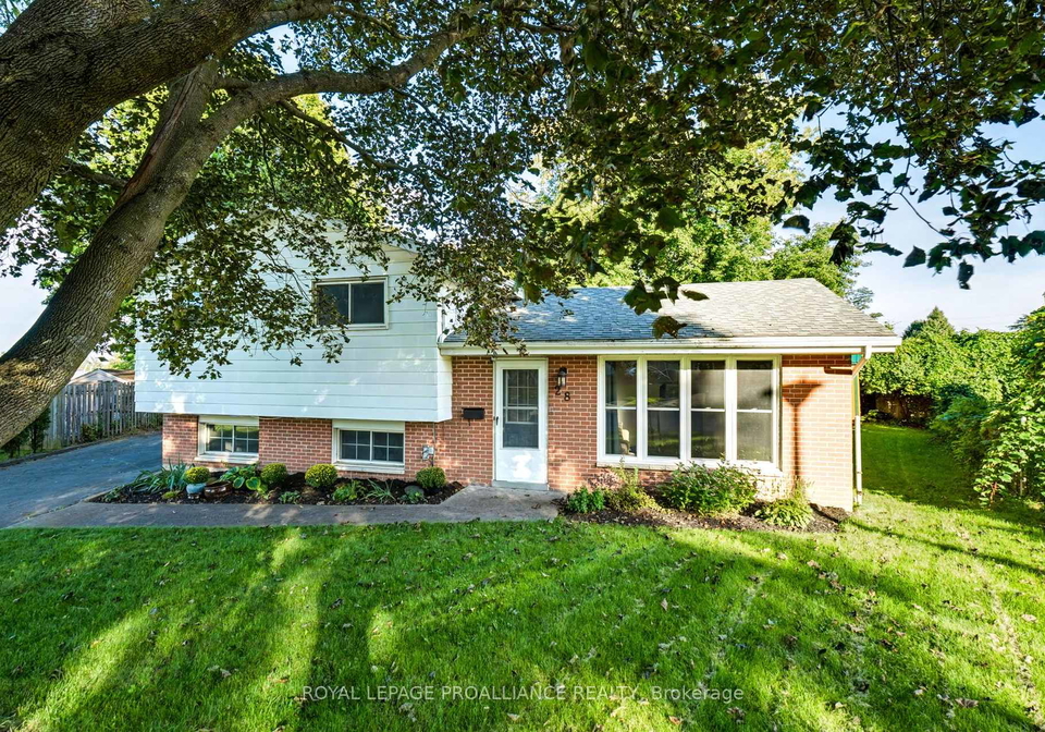 28-massey-place-brockville-ontario-x13822124