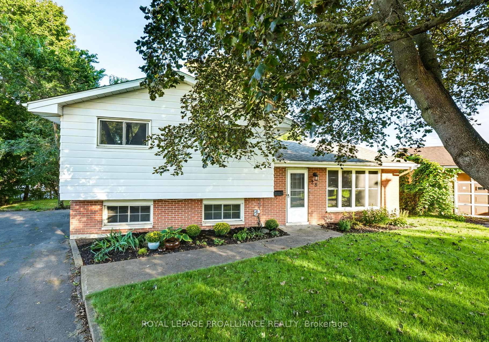 28-massey-place-brockville-ontario-x13822124