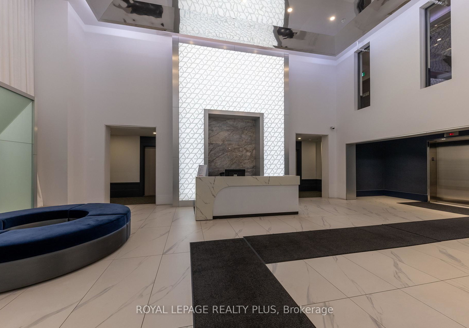 16-concord-place-grimsby-ontario-x13822846