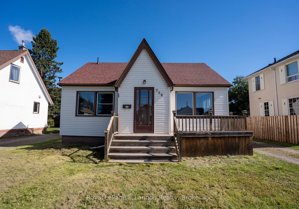 738-mortimer-avenue-e-thunder-bay-ontario-x13823474