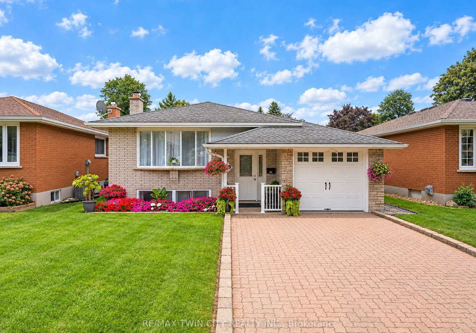 49-carnaby-crescent-kitchener-ontario-x13823782