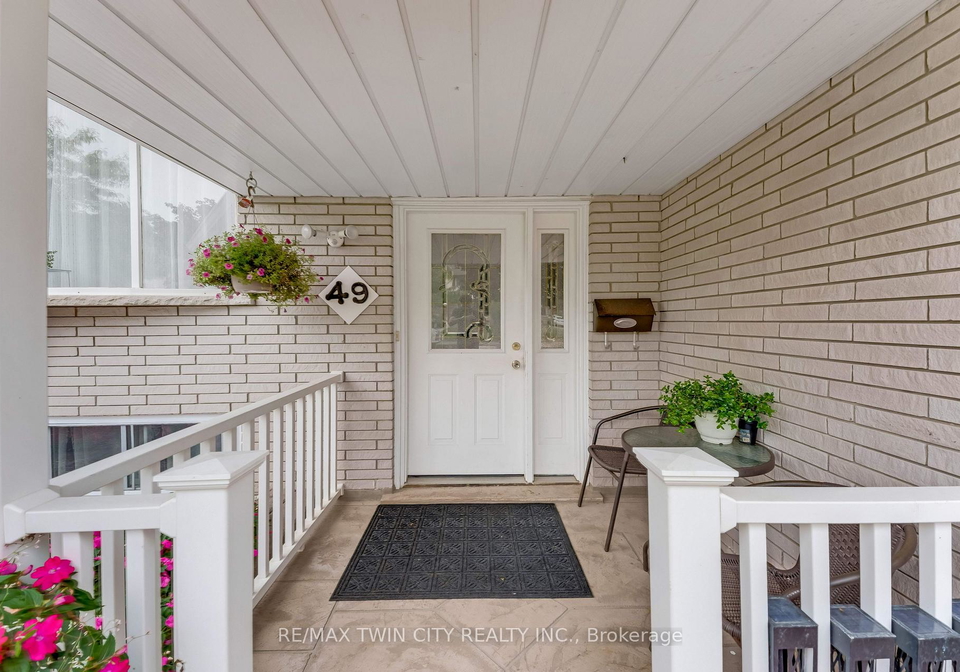 49-carnaby-crescent-kitchener-ontario-x13823782