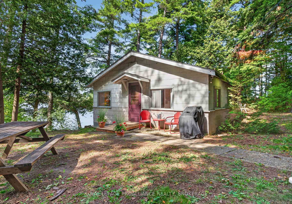 18-lb5-road-rideau-lakes-ontario-x13824474