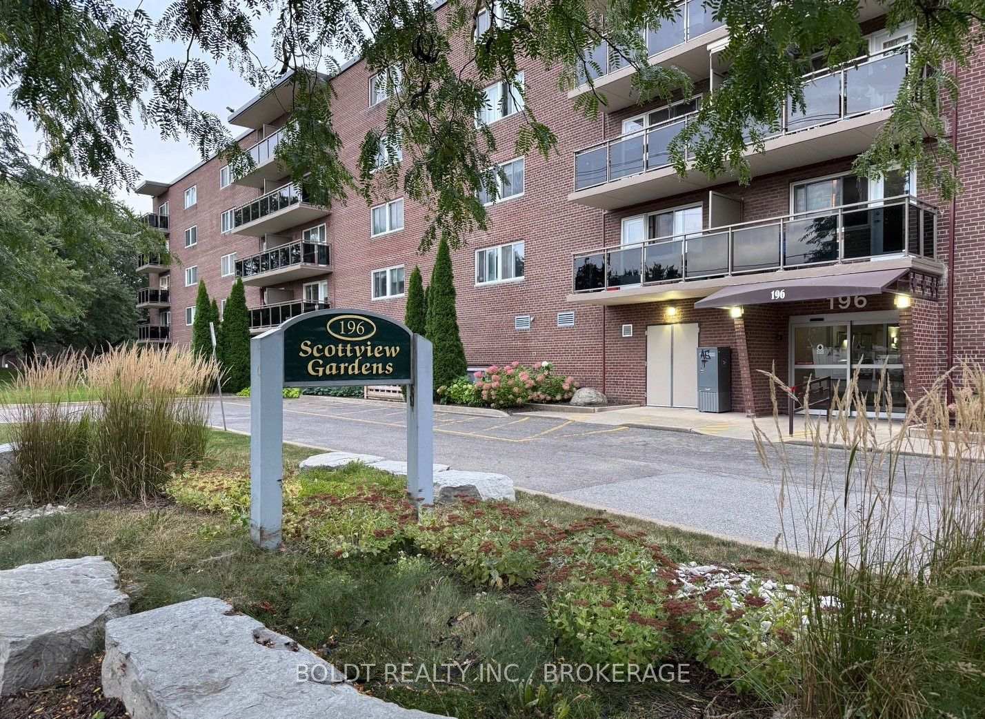 196-scott-street-st-catharines-ontario-x13824590