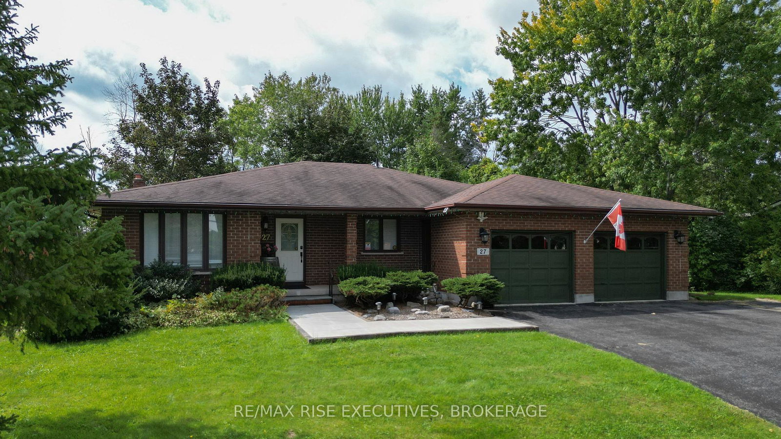 27-gore-street-loyalist-ontario-x13824920
