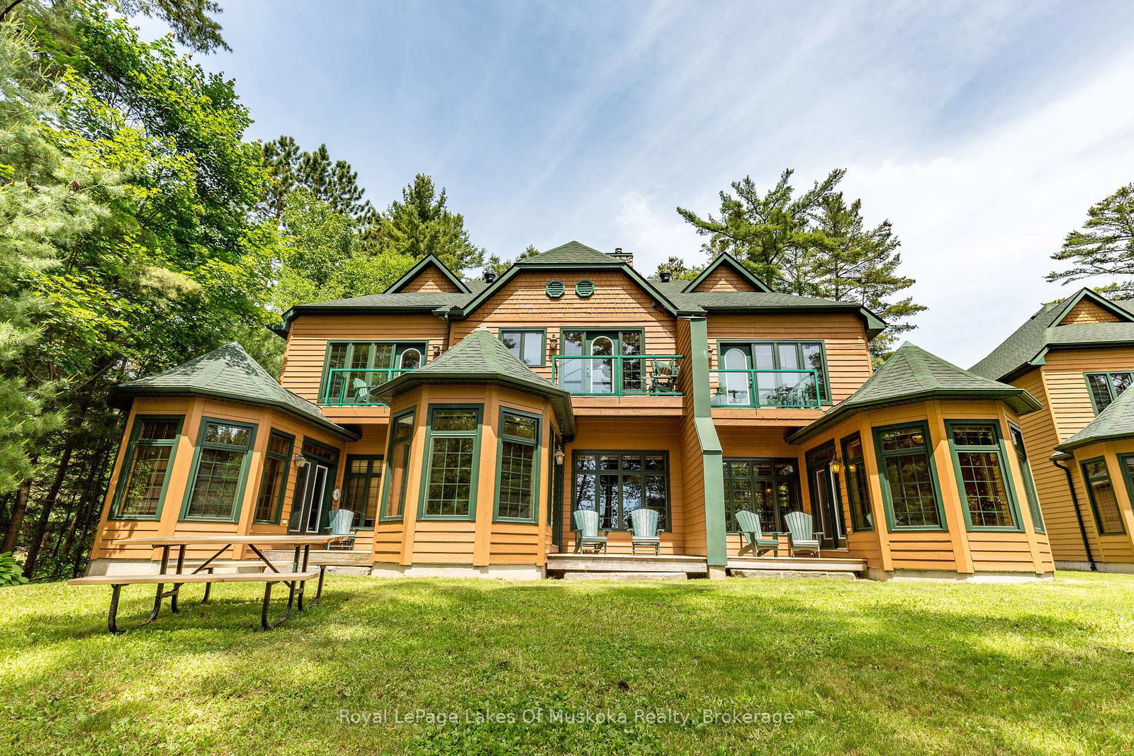 1111-dwight-beach-road-lake-of-bays-ontario-x13825600