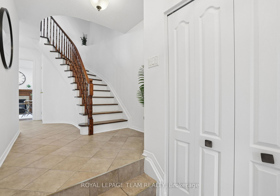 19-great-oak-private-ottawa-ontario-x13825982