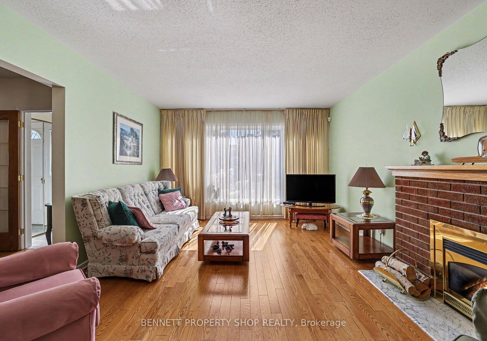 1817-gilbert-avenue-ottawa-ontario-x13826302