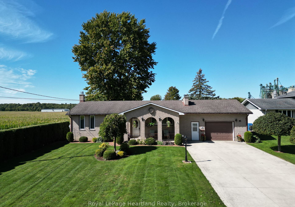 26-york-crescent-bluewater-ontario-x13827746