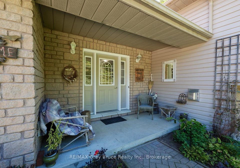 135-north-diagonal-south-bruce-peninsula-ontario-x13828126