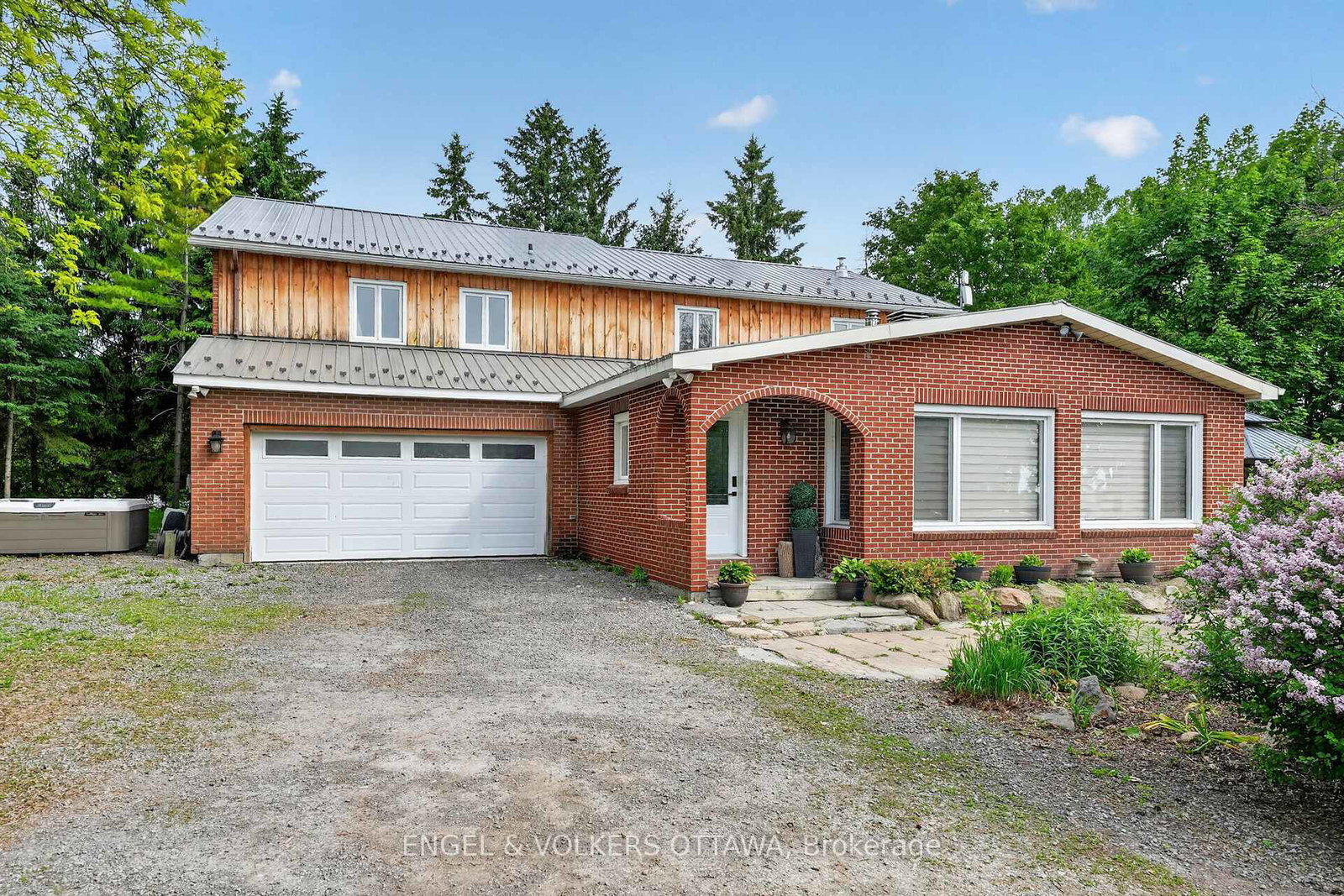14120-county-road-13-north-stormont-ontario-x13828338
