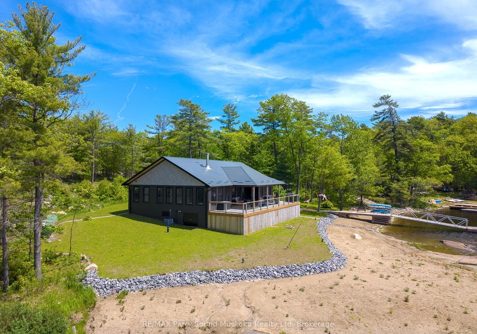 32-a11-island-the-archipelago-ontario-x13828948