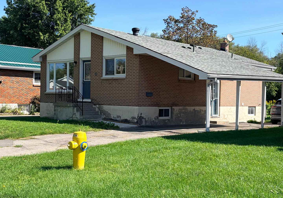 21-nelles-avenue-quinte-west-ontario-x13830540