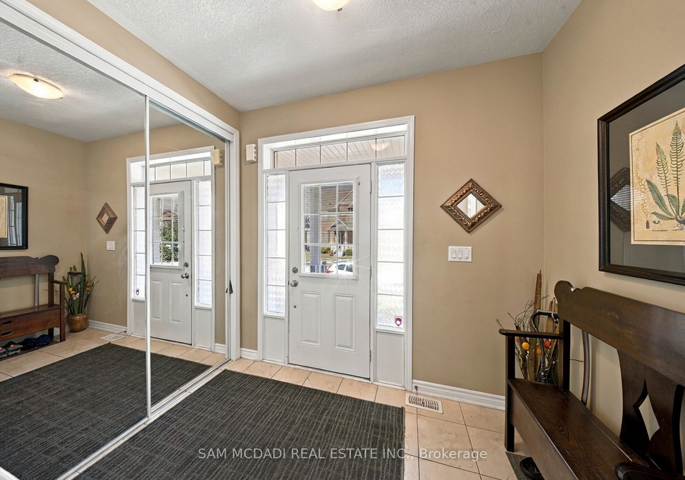 8-celano-drive-hamilton-ontario-x13831036