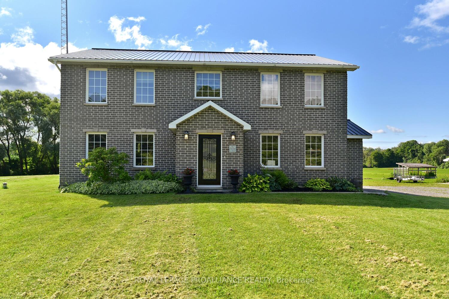 1367-hallecks-road-e-elizabethtown-kitley-ontario-x13831414